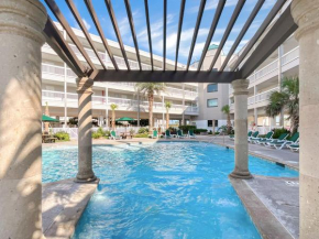 Galveston beach front and ocean views at Casa Del Mar